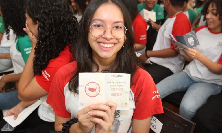 Alunos da rede pública vão fazer intercâmbio no exterior
