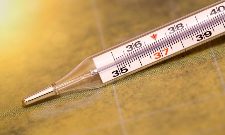 Anvisa proíbe medidor de pressão e termômetro com coluna de mercúrio