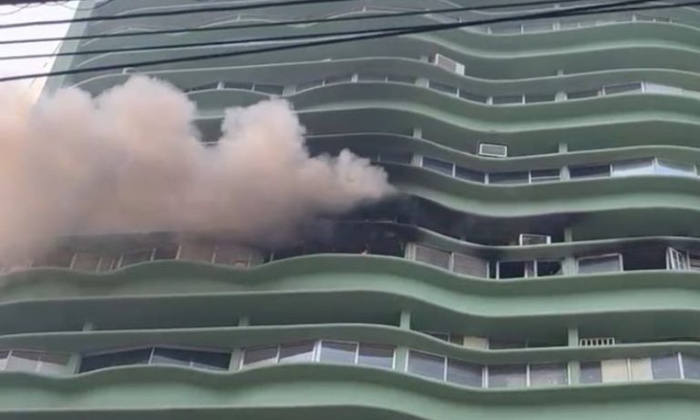 Apartamento pega fogo no Centro de Vitória