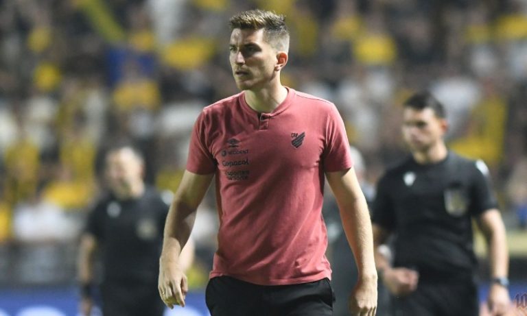 Athletico-PR demite o técnico Varini na véspera da decisão da Sul-Americana