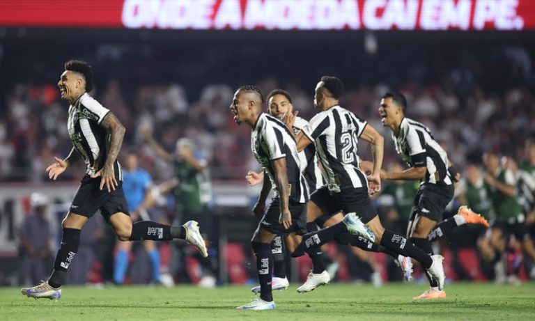 Botafogo elimina São Paulo nos pênaltis e vai à semifinal da Libertadores