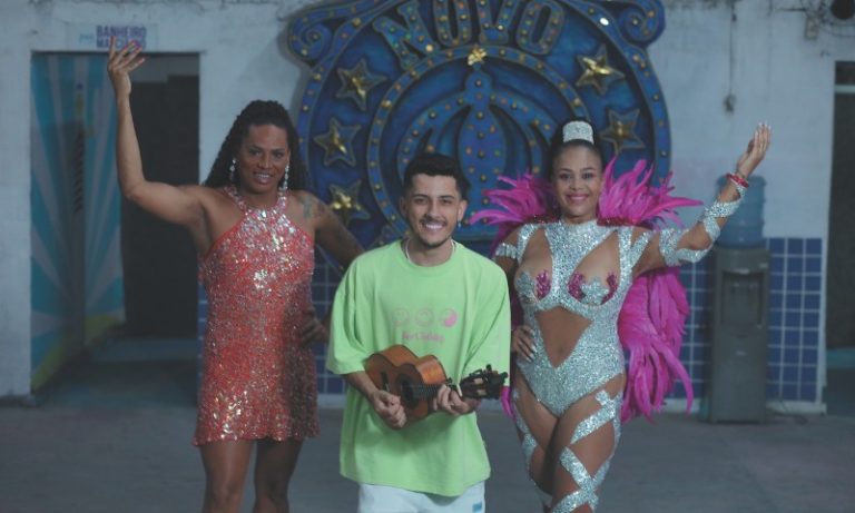 Carnaval com feijoada na quadra da Novo Império