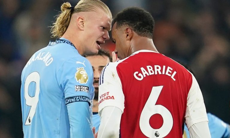 City arranca empate do Arsenal nos acréscimos e reassume a ponta do Inglês