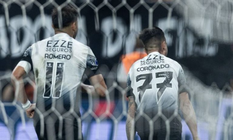 Corinthians bate Fortaleza e garante vaga na semifinal da Sul-Americana