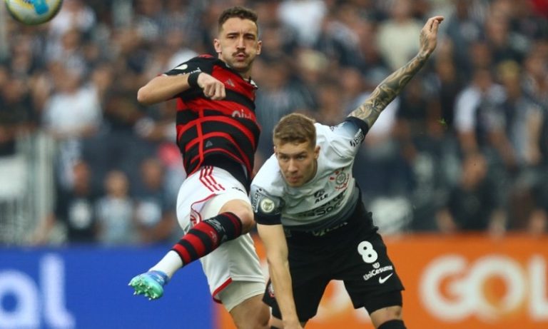 Corinthians vence Flamengo em seu aniversário diante da torcida