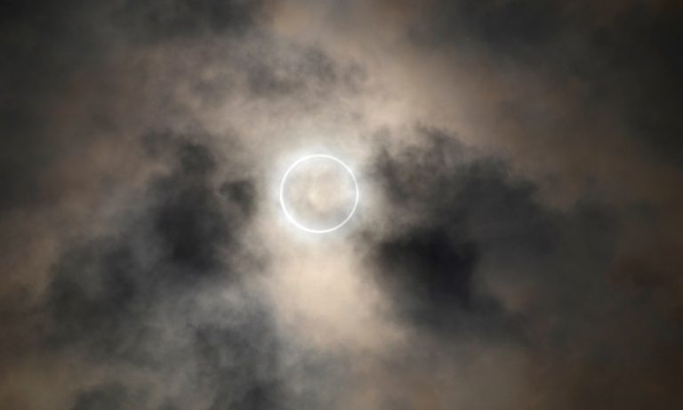 Eclipse solar anular acontecerá nesta quarta-feira. Saiba como assistir do Brasil
