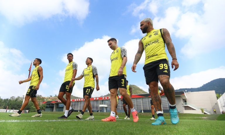 Flamengo poupa time contra Grêmio e titulares ficam no Rio treinando
