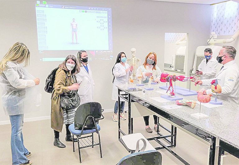 Graduação a distância na área de saúde