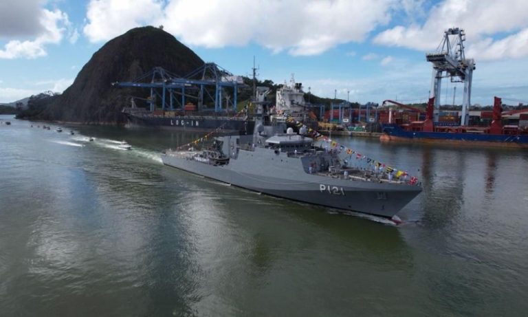 Ingressos para visitar navio de guerra em Vitória serão distribuídos nesta quinta