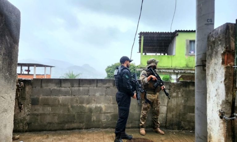 Mãe e filha presas em operação contra familiares de integrantes de facção no ES