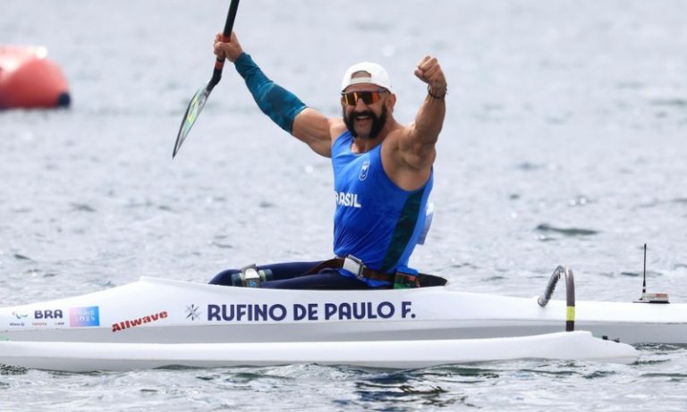 Paralimpíadas: Brasil tem dobradinha na canoagem e ouro no halterofilismo