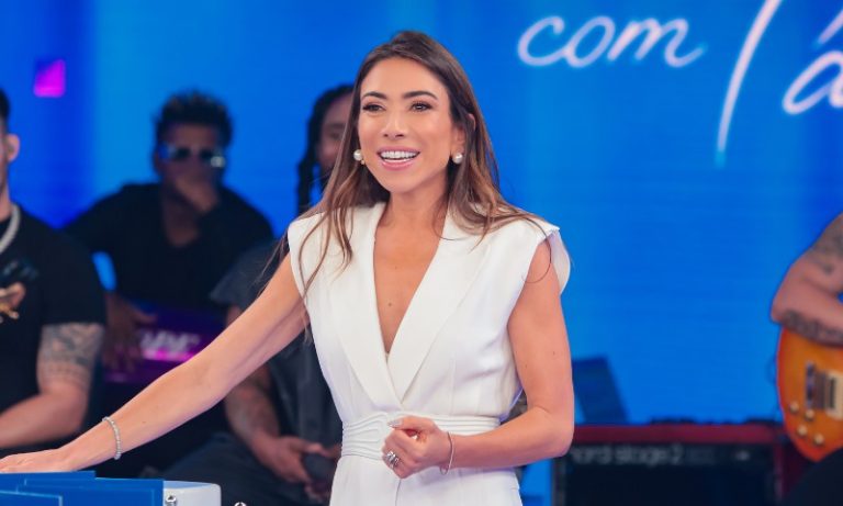 SBT antecipa promessa e retorna com o Show do Milhão no próximo domingo