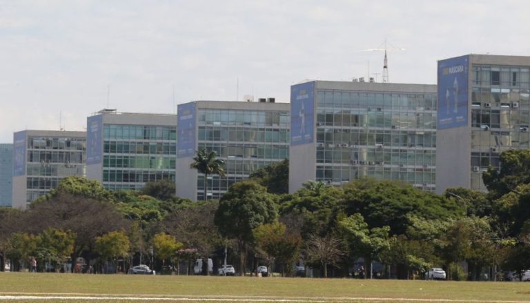 Secretária-executiva pede exoneração após demissão de Silvio Almeida