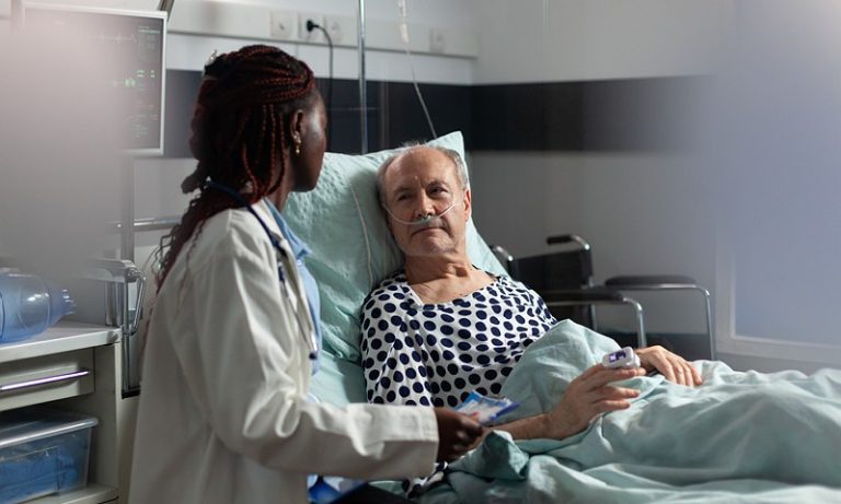 Superbactérias são ameaça e idosos correm mais riscos
