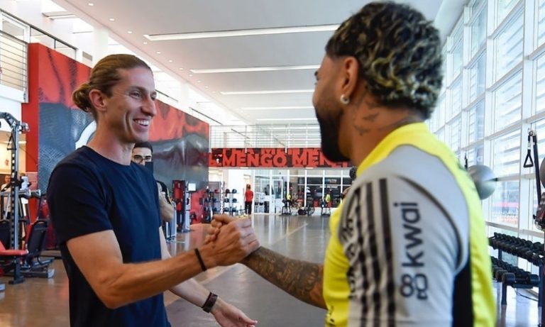 “Deus da Raça”, Rondinelli aprova nome de substituto de Tite