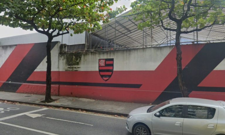 Torcida do Flamengo picha muros da Gávea pedindo ‘Fora Tite’ e ameaçando elenco