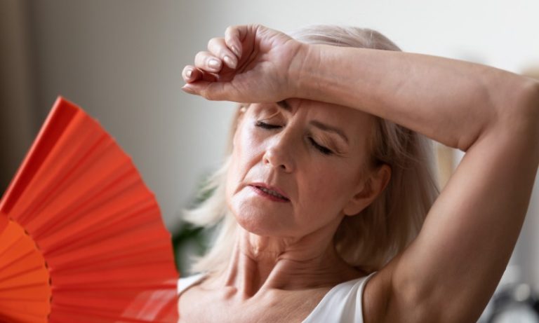 Tratamento hormonal na menopausa retarda envelhecimento, mostra estudo
