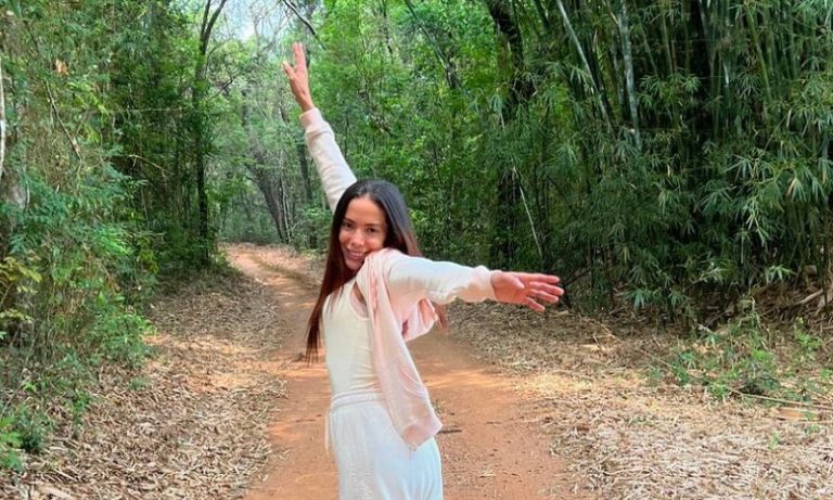 ‘A consciência é minha virtude’, reflete Anitta, que está em retiro espiritual