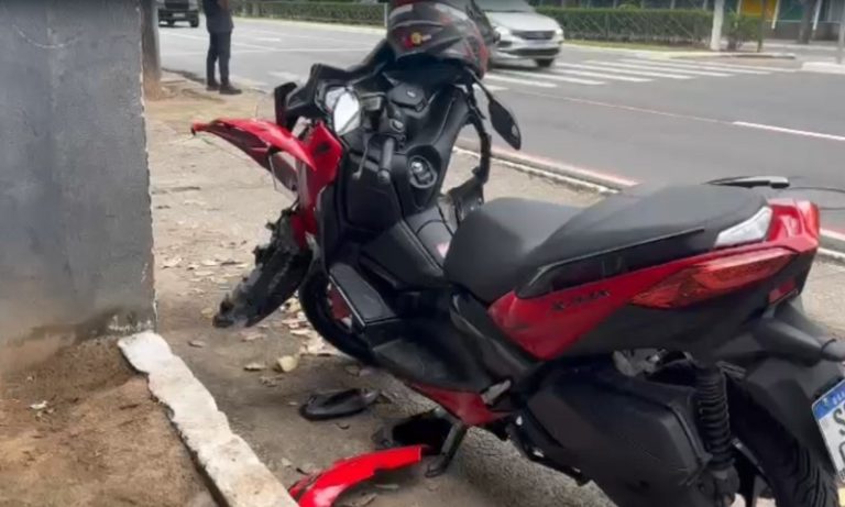 Adolescentes são atropeladas por moto na Avenida Beira-Mar
