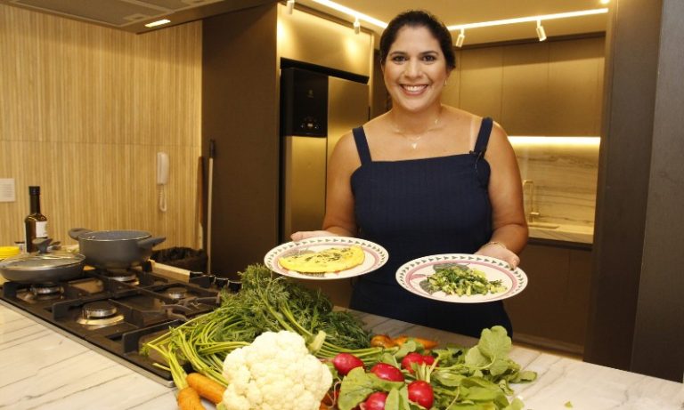 Aprenda 5 receitas com as folhas descartadas dos alimentos