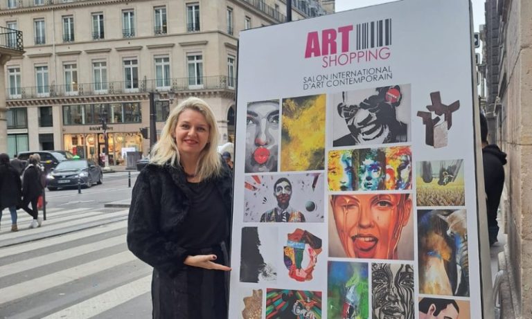 Artista capixaba expõe em feira de arte no Louvre em Paris