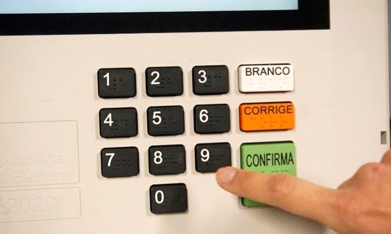 Nove urnas apresentam problemas no início da manhã no ES