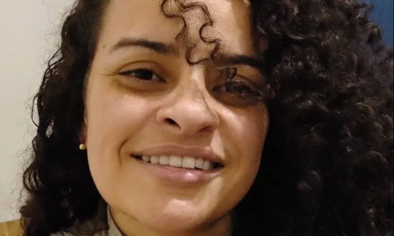 Capixaba é assassinada a facadas na frente dos filhos na França; marido é suspeito