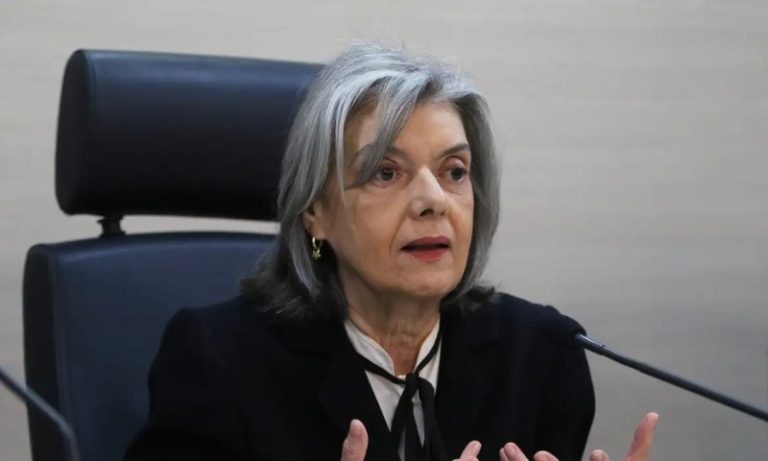 Cármen Lúcia pede que eleitores compareçam às urnas no domingo