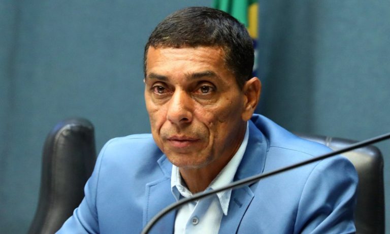 Deputado progressista permanecerá na Assembleia