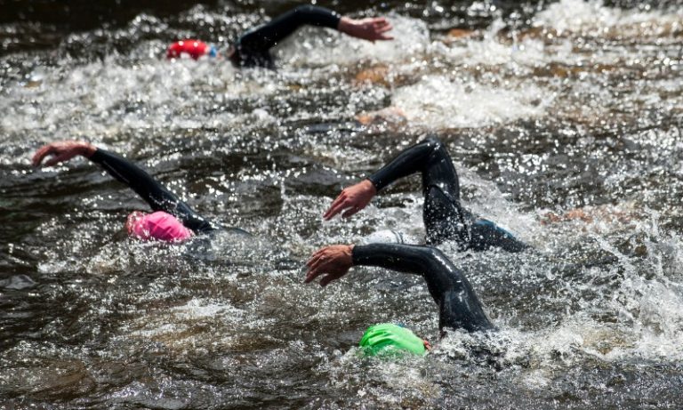 Dois atletas morrem durante prova do Mundial de Triatlo na Espanha