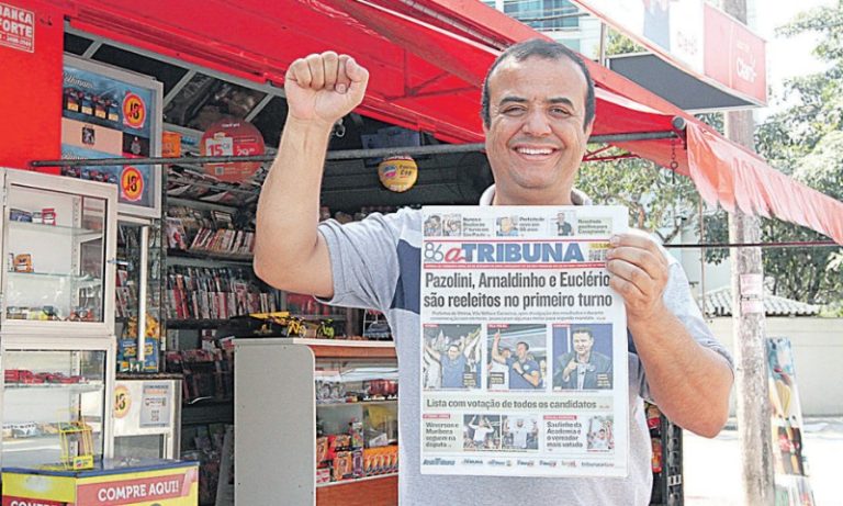 Edição histórica de A Tribuna faz sucesso e donos de bancas comemoram
