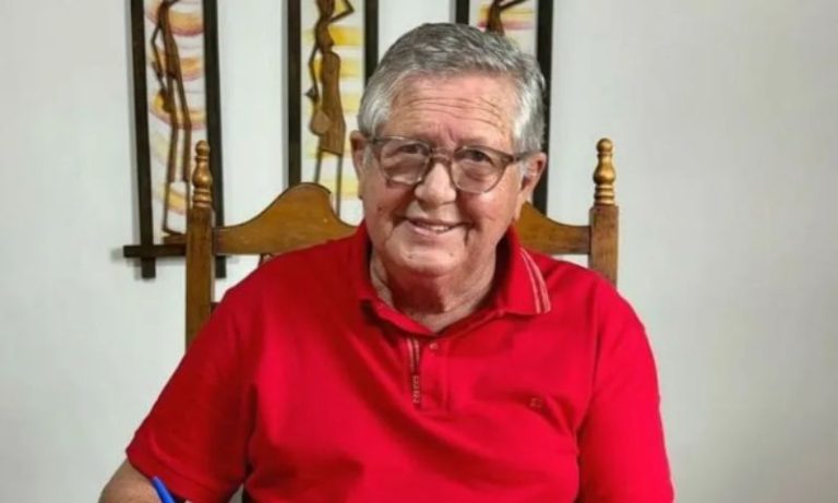 Empresário se entrega à polícia após esfaquear prefeito de Sertânia