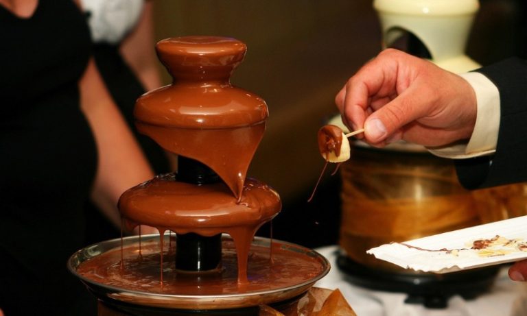 Festival com concurso e “tombo do chocolate” em Linhares
