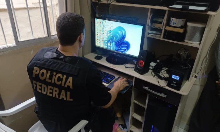 Funcionário público é preso em flagrante no ES por armazenar pornografia infantil