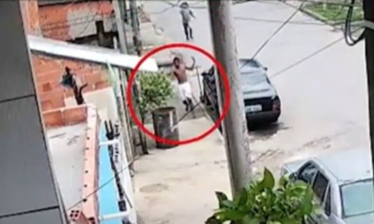 Imagens mostram assassinato de homem dentro de casa na Serra