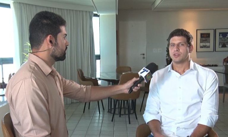 João Campos defende união após reeleição: “Agora é tempo de desmontar o palanque”