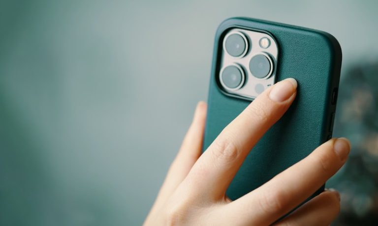 Leilão da Receita tem iPhones a partir de R$ 300, veículos e instrumentos musicais