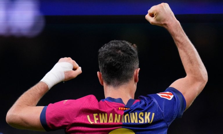 Lewa faz dois e Barcelona goleia Real Madrid no Bernabéu