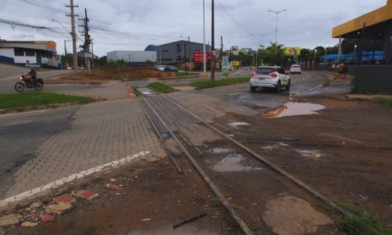 Linha férrea desativada em Cariacica deve virar avenida