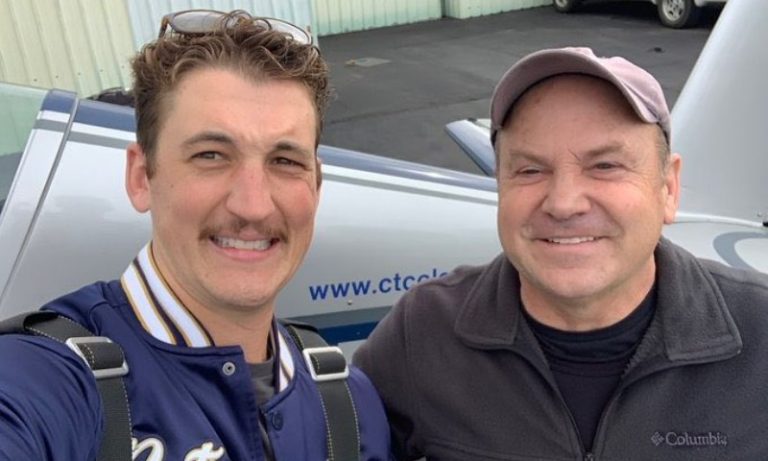 Piloto que treinou atores de ‘Top Gun: Maverick’ morre após queda de avião em show