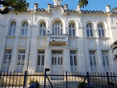 Quem são os 37 vereadores eleitos no Recife