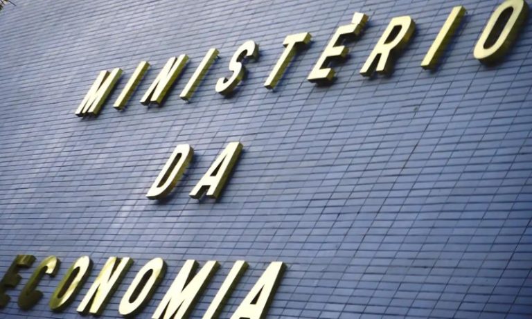 Reforma do IR pode ter isenção a quem ganha até 5 mil e taxa para milionários