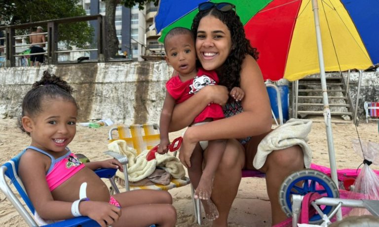Semana do “saco cheio” lota praias de Guarapari