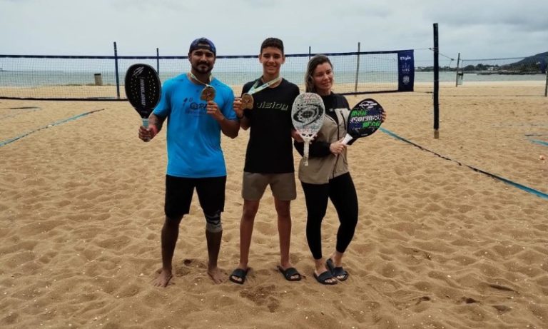 Tribuna Open de Beach Tennis: família campeã unida pelo esporte