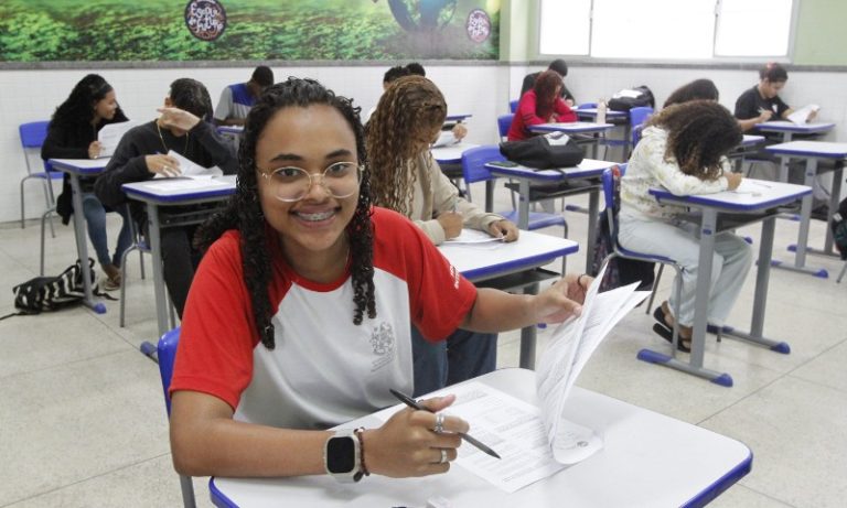 169 mil estudantes fazem provão para avaliar ensino nas escolas no ES
