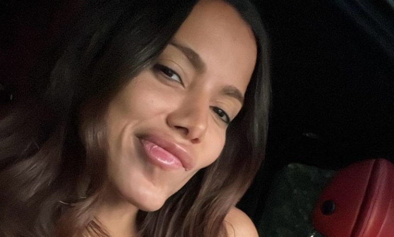 Anitta reage após especulações de gravidez