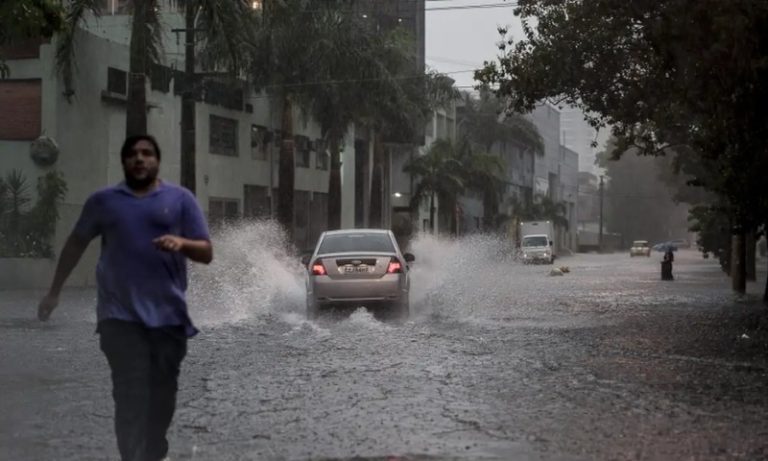Após chuva forte, 12 mil continuam sem energia na cidade de São Paulo