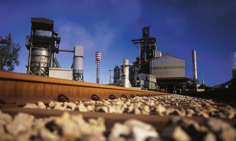 ArcelorMittal abre vagas para trabalhar em casa e ganhar mais de R$ 5 mil