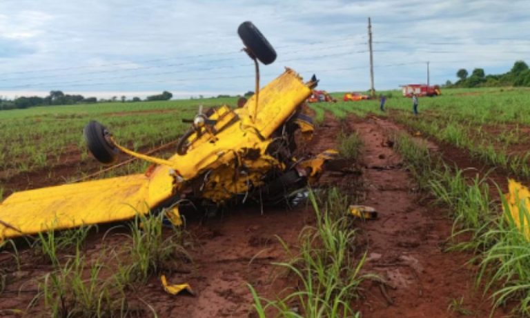 Avião de pequeno porte cai em zona rural de Goiás e piloto é encontrado morto