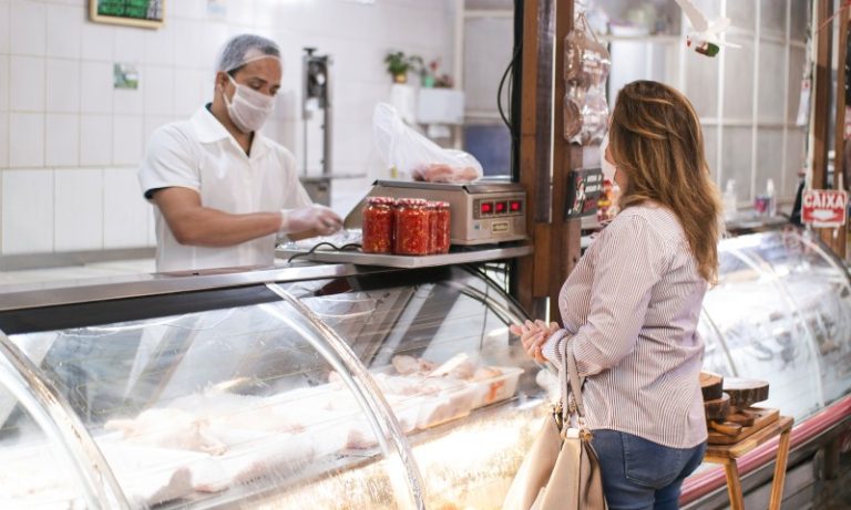 Carne já começa a faltar em unidades do Carrefour em SP com boicote de frigoríficos